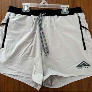 Nike Trail Men's Light Gray size Large